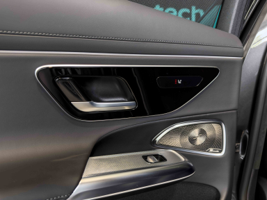 Mercedes-Benz E - 2023