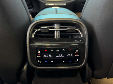 Mercedes-Benz E - 2023