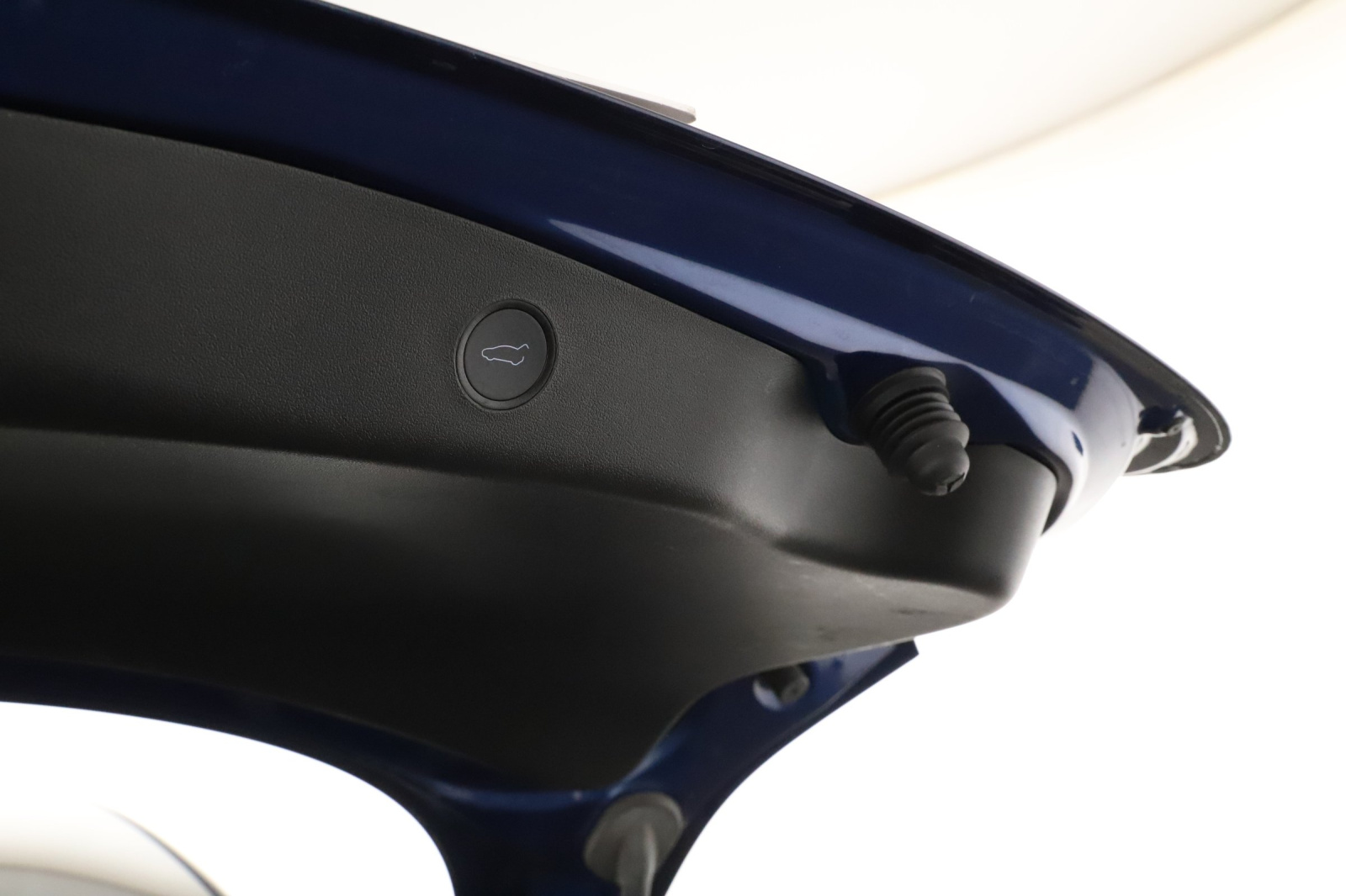 Tesla Model 3 Standard Range Plus – fotografie 25