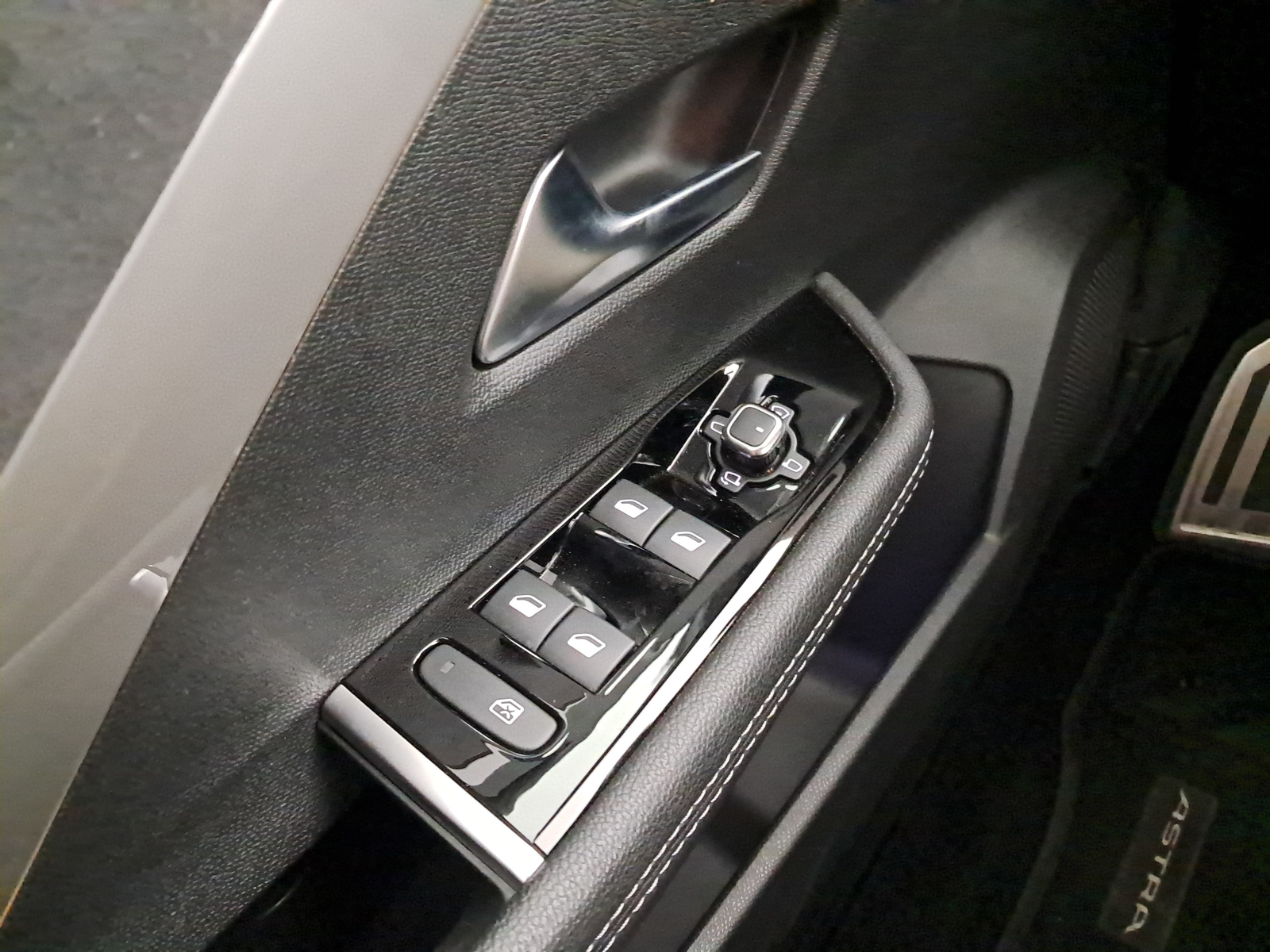 Opel Astra - 2023