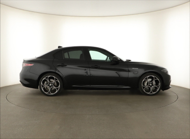 Alfa Romeo Giulia - 2024