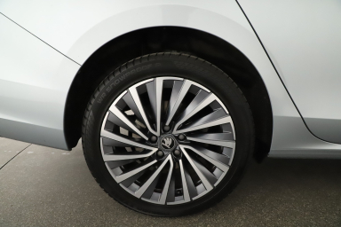 Škoda Superb - 2025
