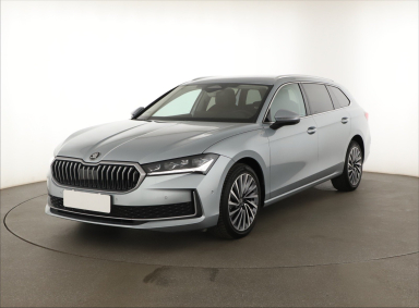Škoda Superb - 2025