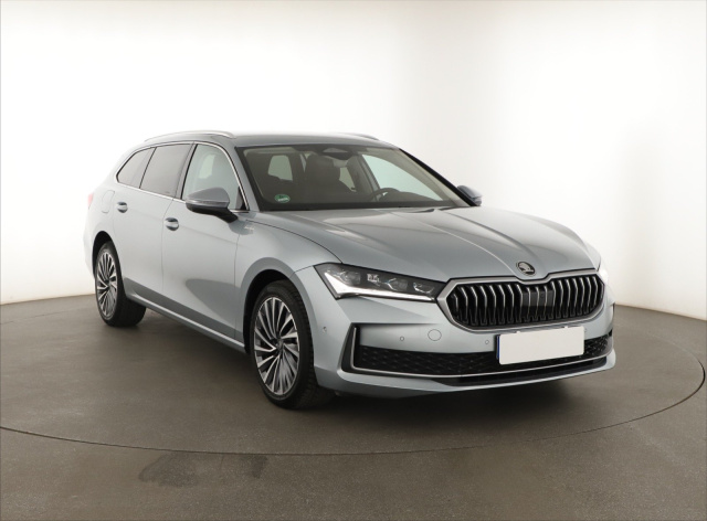 Škoda Superb 2025