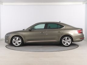 Škoda Superb - 2016