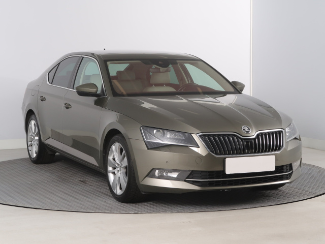 Škoda Superb 2016