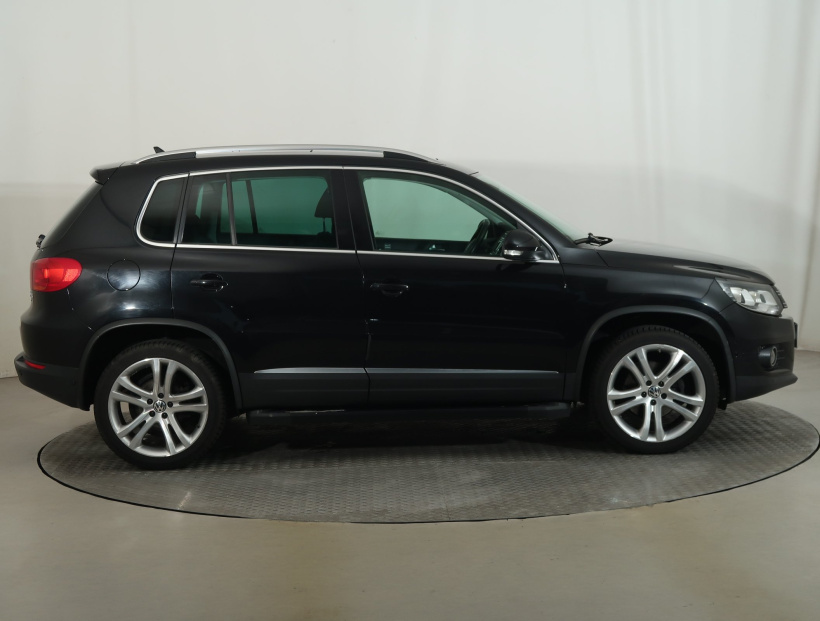 Volkswagen Tiguan, 2012