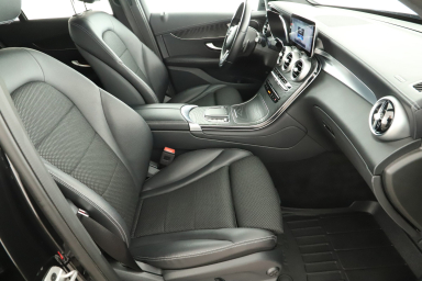 Mercedes-Benz GLC - 2021