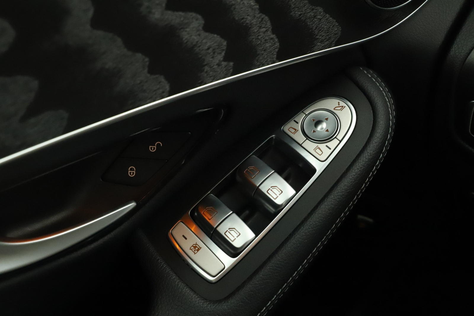 Mercedes-Benz GLC - 2021