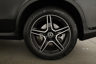 Mercedes-Benz GLC - 2021