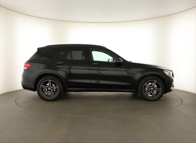 Mercedes-Benz GLC - 2021