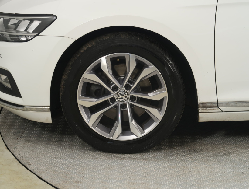 Volkswagen Passat, 2020