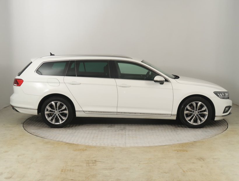 Volkswagen Passat, 2020