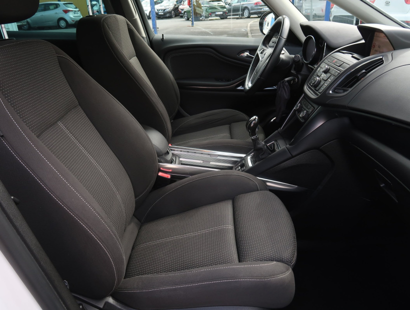 Opel Zafira Tourer, 2013