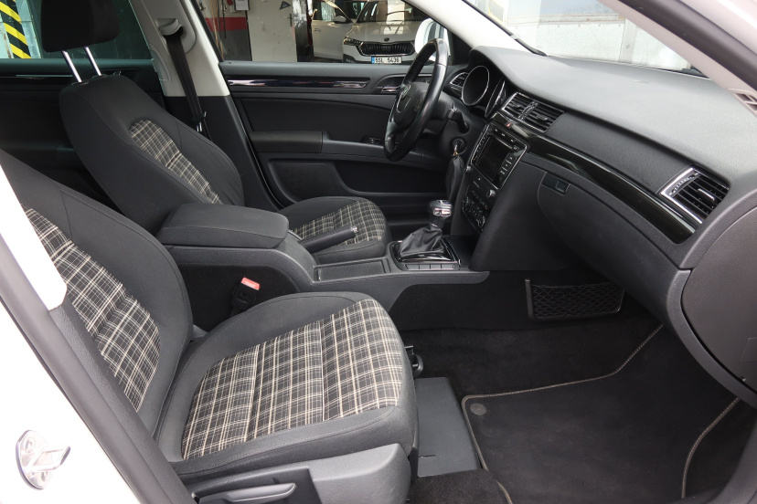Škoda Superb, 2012