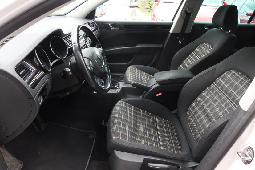 Škoda Superb, 2012
