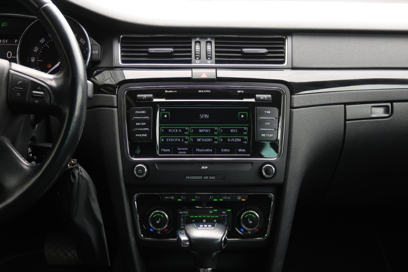 Škoda Superb, 2012