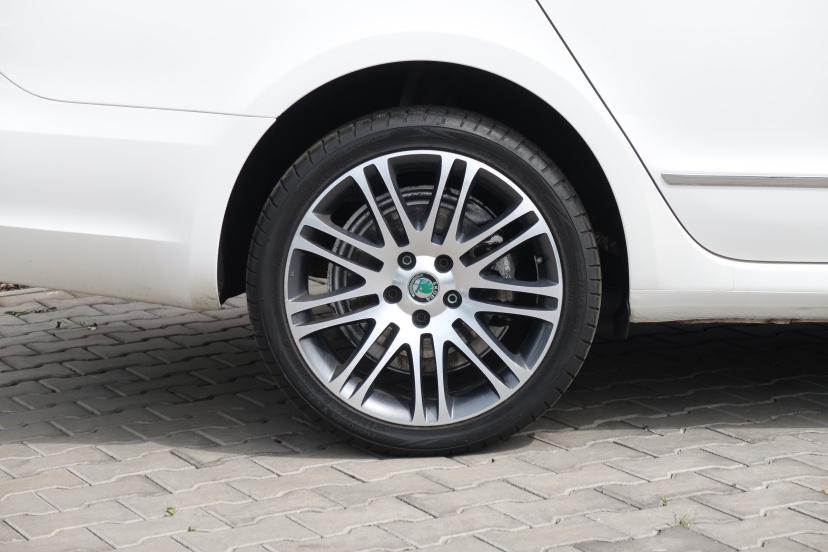 Škoda Superb, 2012