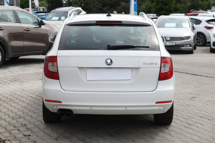 Škoda Superb, 2012