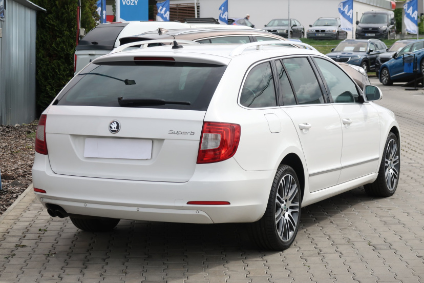 Škoda Superb, 2012