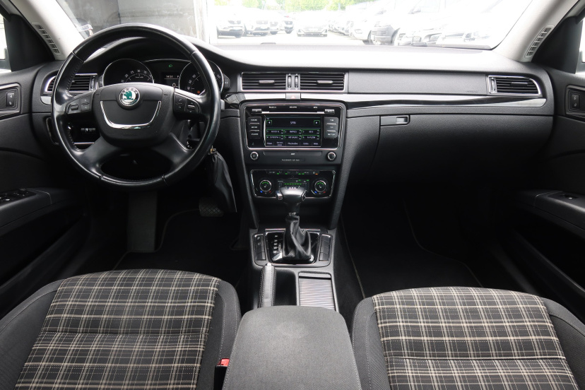 Škoda Superb, 2012
