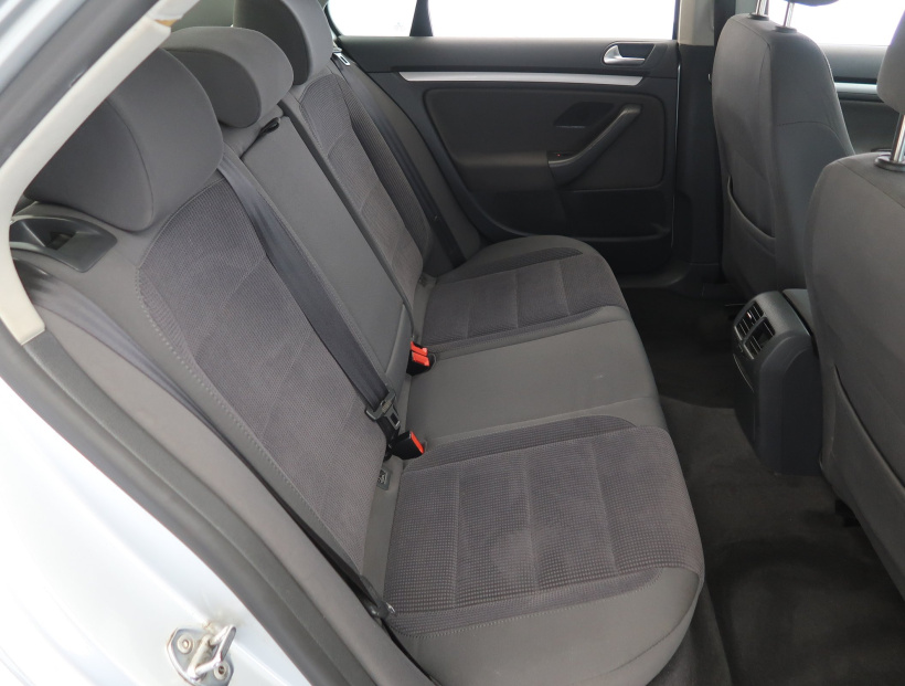 Volkswagen Jetta, 2006