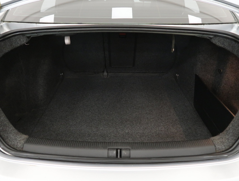 Volkswagen Jetta, 2006
