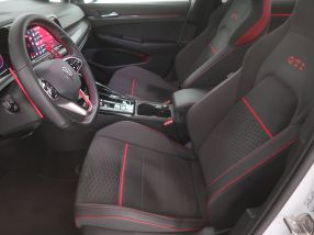 Volkswagen Golf - 2024