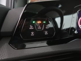 Volkswagen Golf - 2024