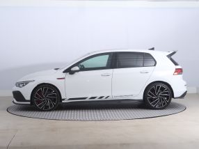 Volkswagen Golf - 2024