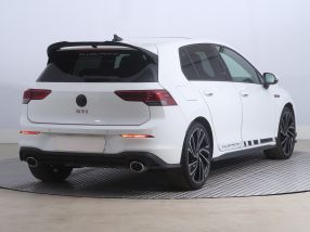 Volkswagen Golf - 2024