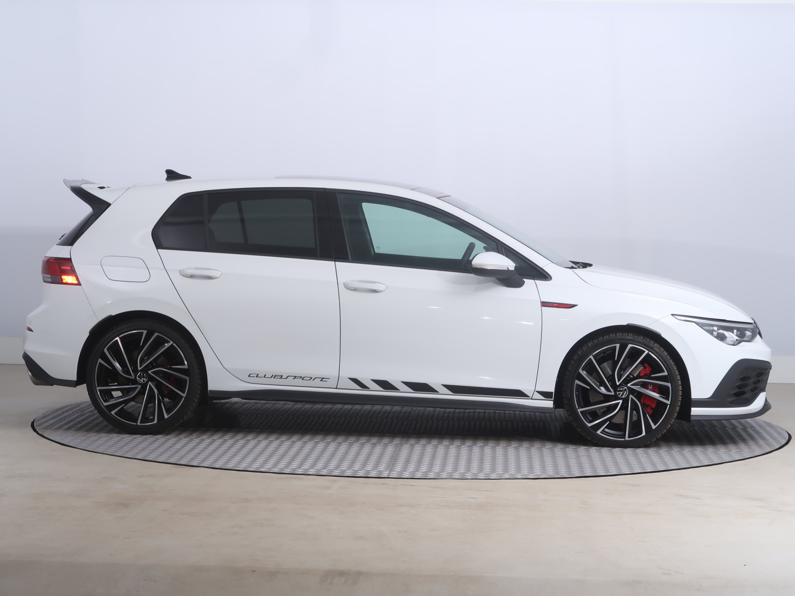 Volkswagen Golf - 2024