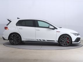 Volkswagen Golf - 2024