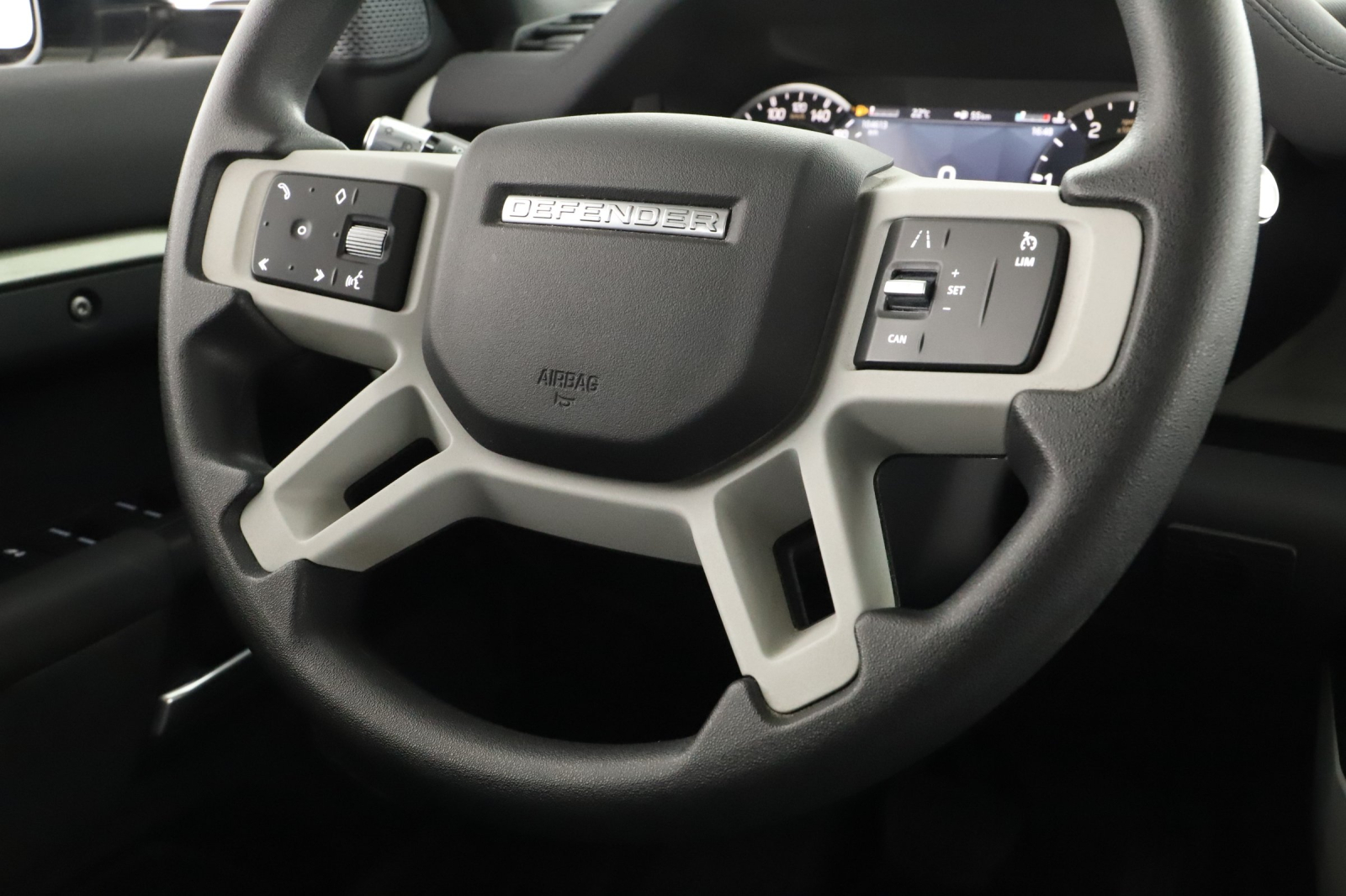 Land Rover Defender - 2021