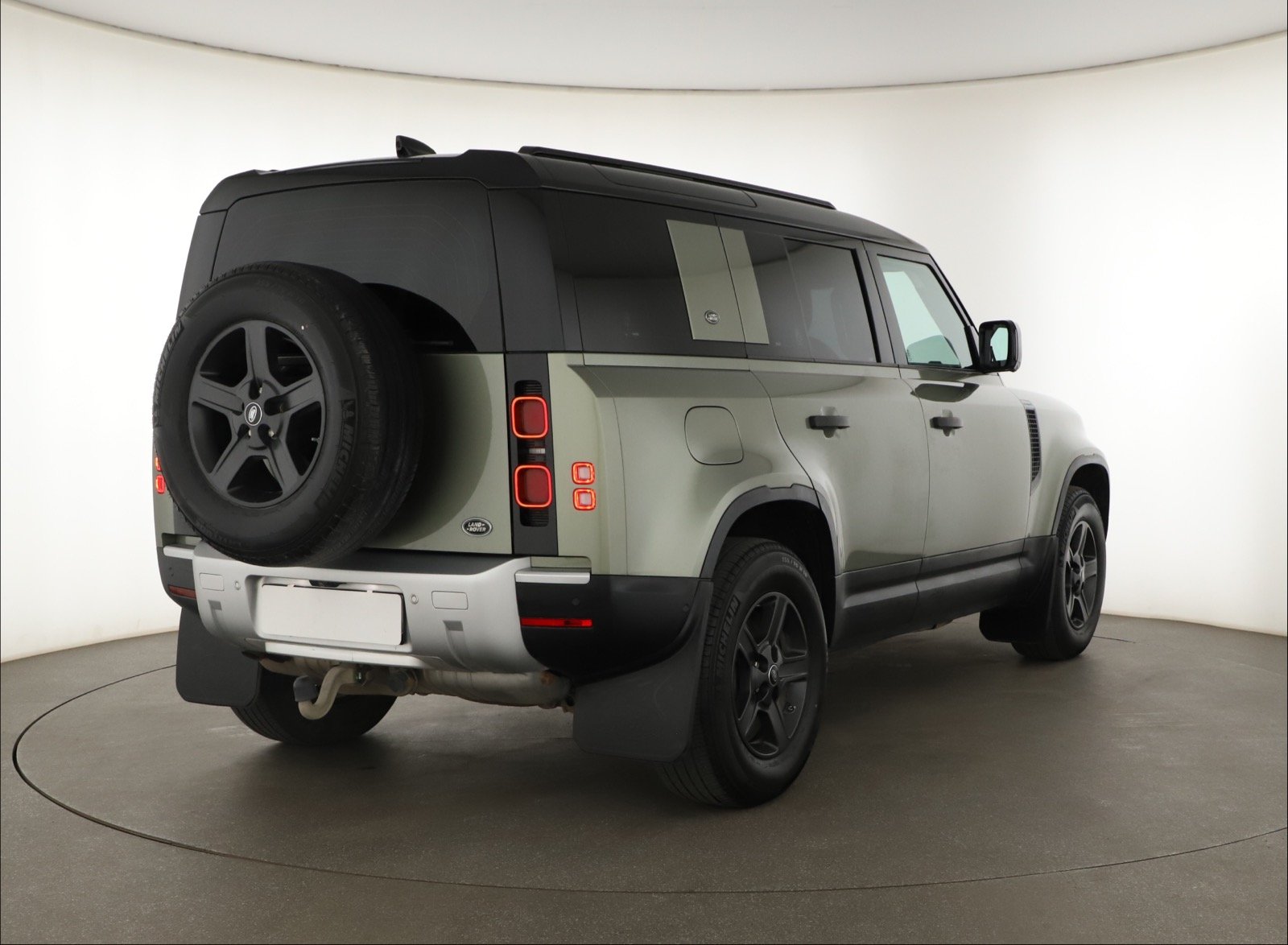Land Rover Defender - 2021