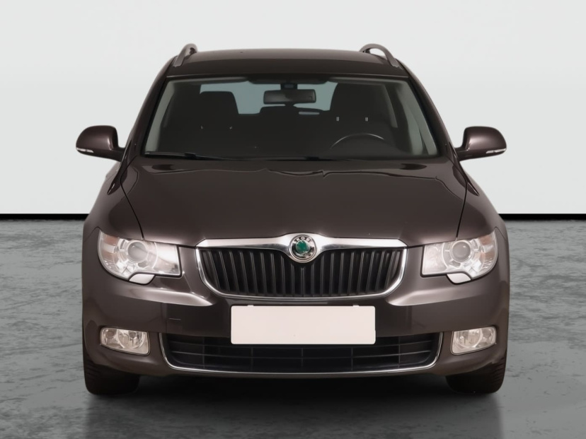 Škoda Superb, 2011