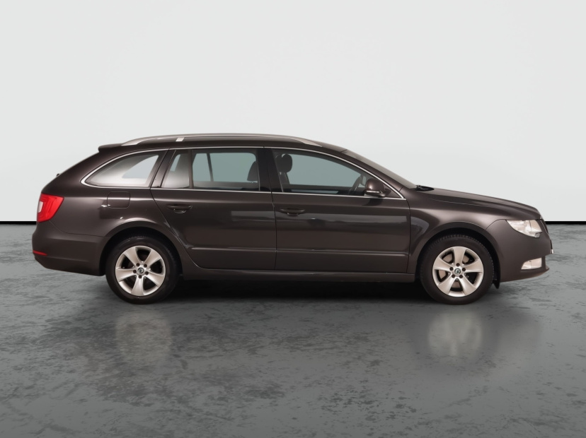 Škoda Superb, 2011
