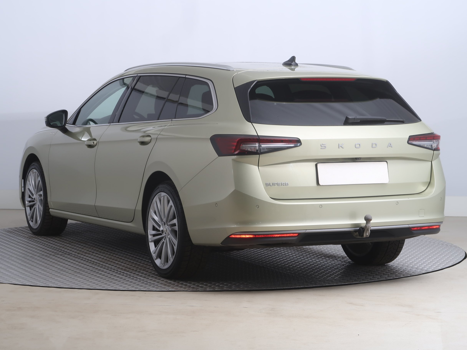 Škoda Superb - 2024