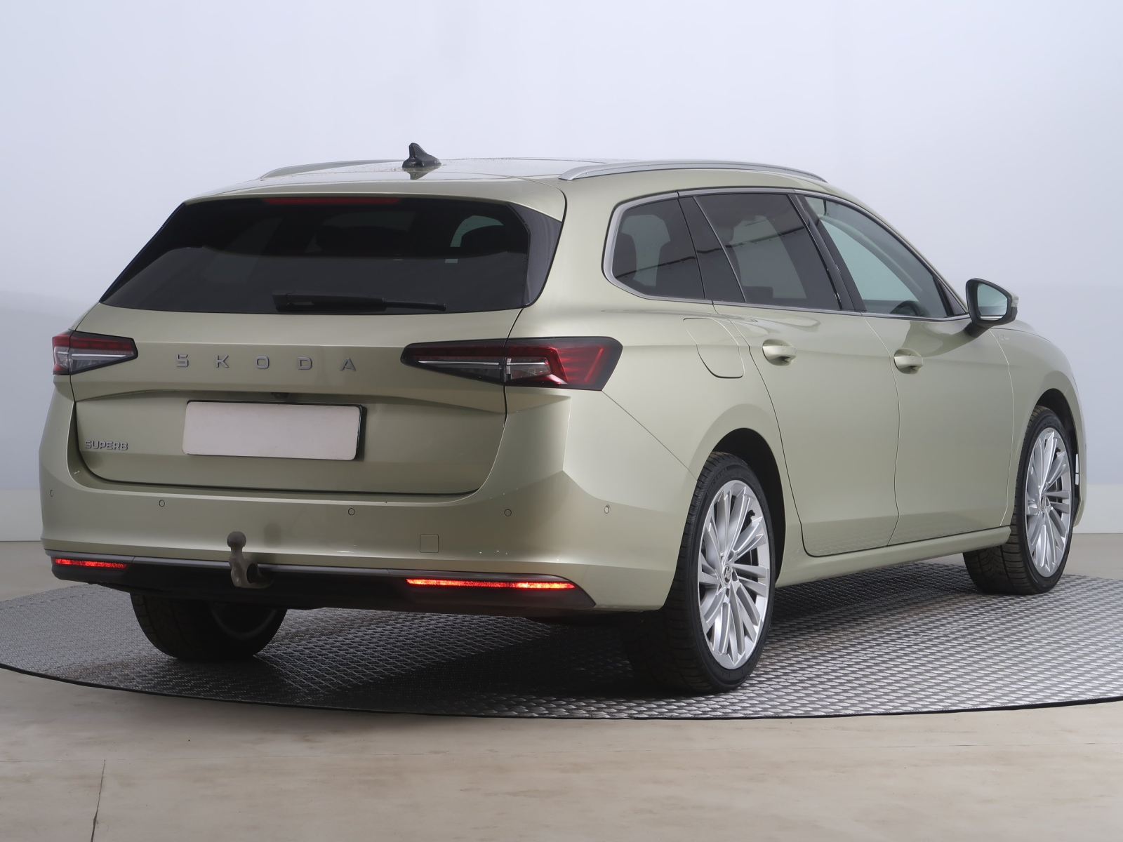 Škoda Superb - 2024