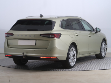 Škoda Superb - 2024