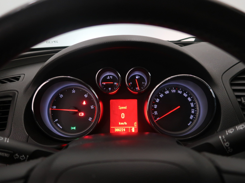 Opel Insignia, 2009