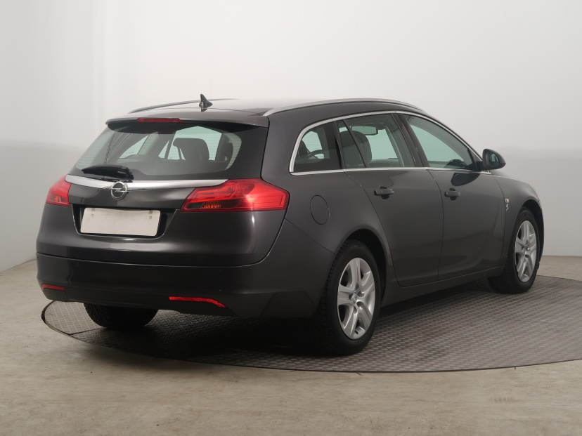 Opel Insignia, 2009