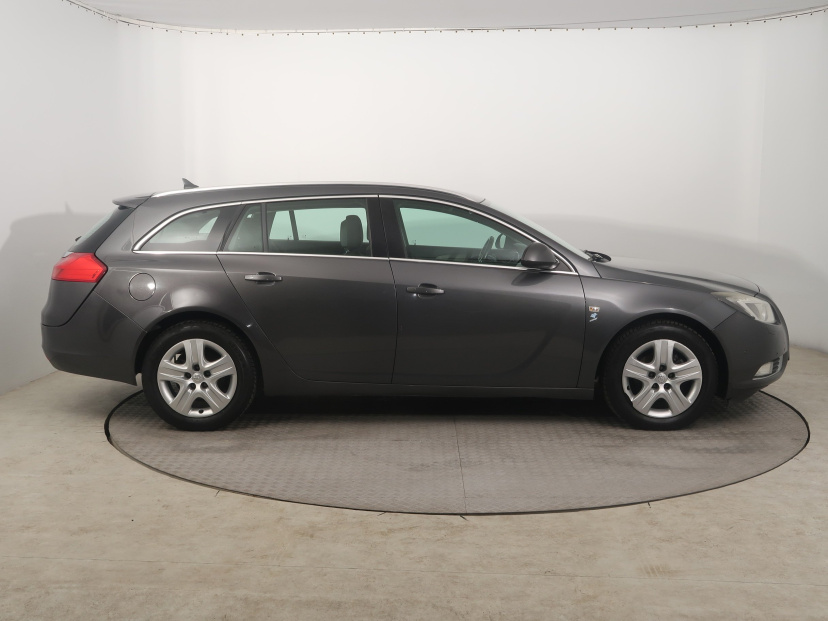Opel Insignia, 2009