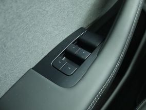 Tesla Model 3 - 2025