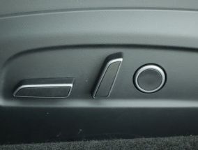 Tesla Model 3 - 2025