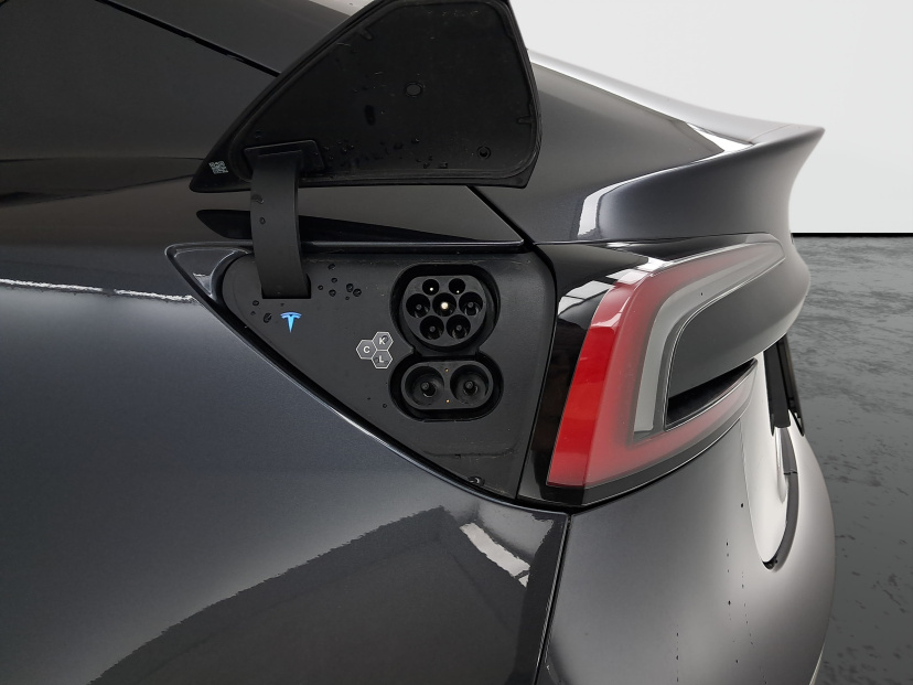 Tesla Model 3, 2025