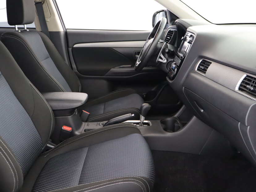 Mitsubishi Outlander, 2016