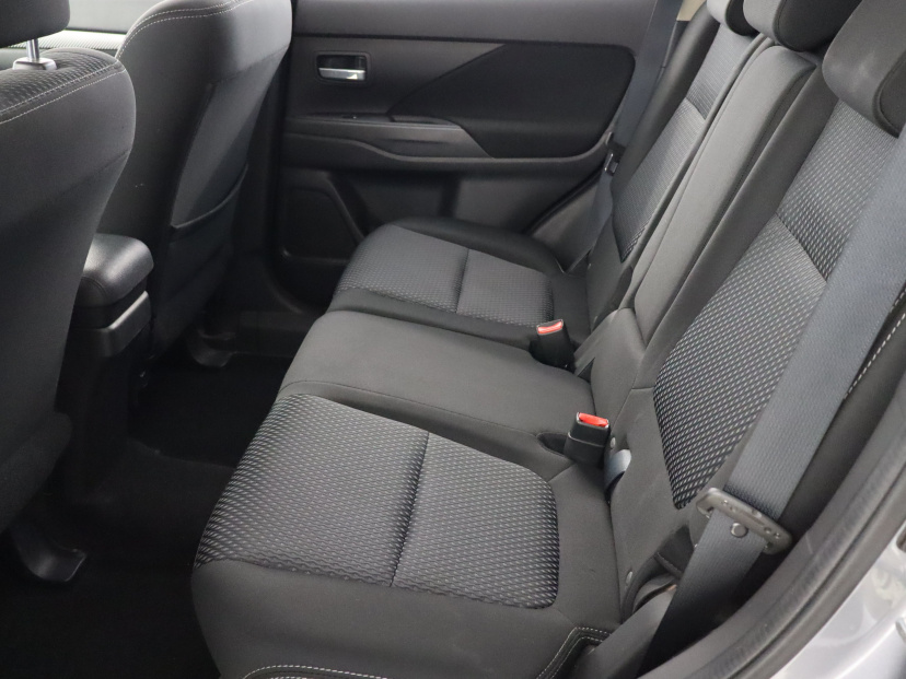 Mitsubishi Outlander, 2016