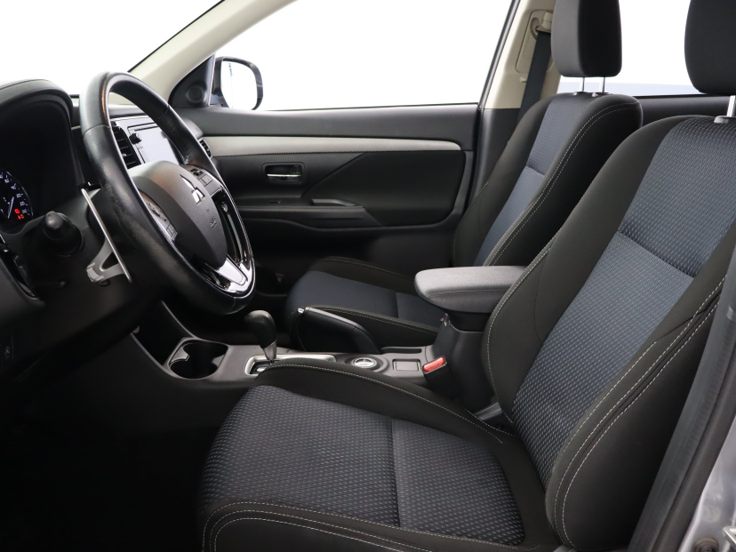 Mitsubishi Outlander, 2016