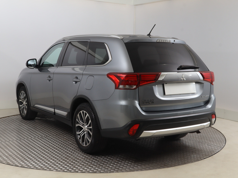 Mitsubishi Outlander, 2016